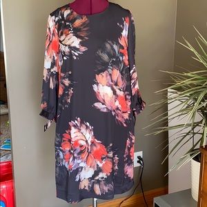 Renuar Black Floral Tie Sleeve Sheath Dress (Size SP)